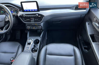 Внедорожник / Кроссовер Ford Escape 2021 в 