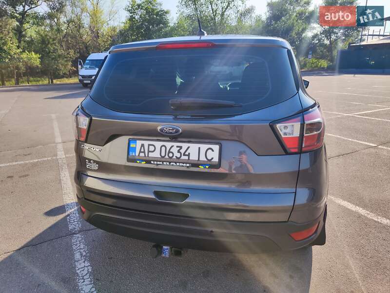 Позашляховик / Кросовер Ford Escape 2017 в Запоріжжі
