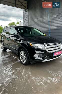 Внедорожник / Кроссовер Ford Escape 2018 в Черновцах