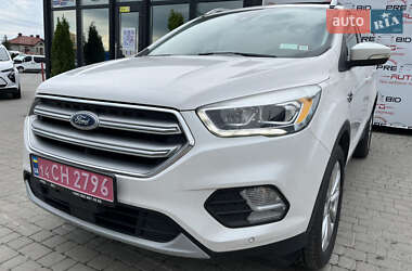 Внедорожник / Кроссовер Ford Escape 2016 в 