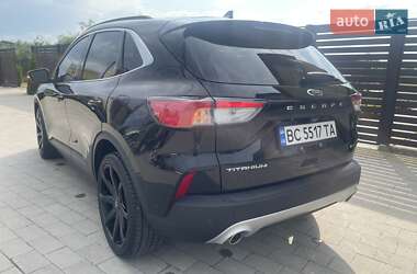 Внедорожник / Кроссовер Ford Escape 2020 в 