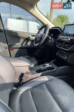 Внедорожник / Кроссовер Ford Escape 2020 в 