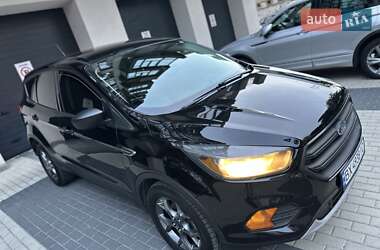 Внедорожник / Кроссовер Ford Escape 2019 в 