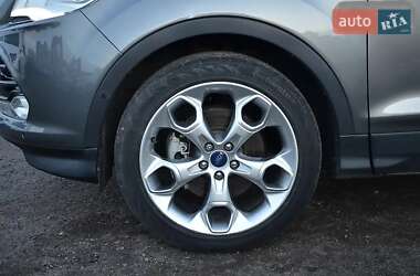 Позашляховик / Кросовер Ford Escape 2014 в 