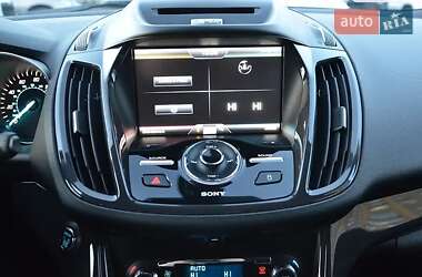 Позашляховик / Кросовер Ford Escape 2014 в 