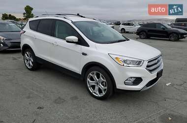 Внедорожник / Кроссовер Ford Escape 2017 в 