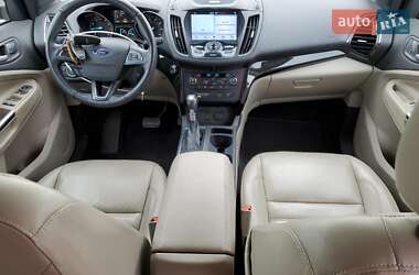 Внедорожник / Кроссовер Ford Escape 2017 в 