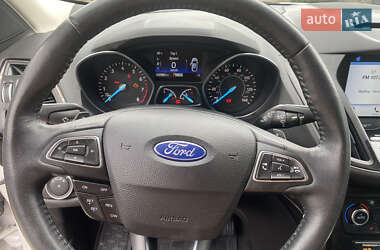 Позашляховик / Кросовер Ford Escape 2017 в 