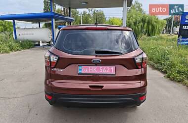 Внедорожник / Кроссовер Ford Escape 2017 в 