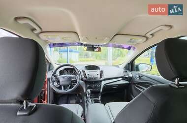 Внедорожник / Кроссовер Ford Escape 2017 в 