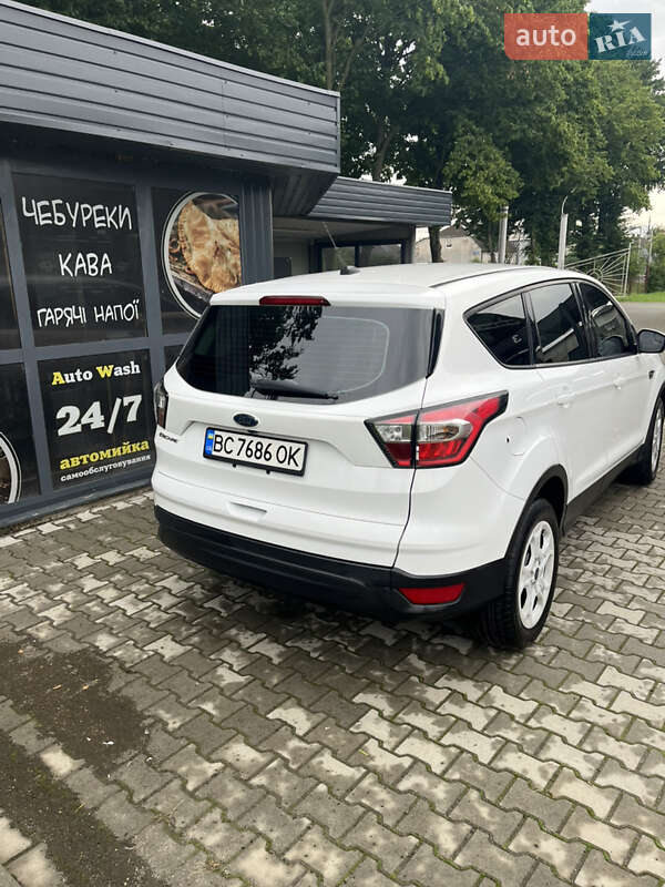 Позашляховик / Кросовер Ford Escape 2016 в Ходореві