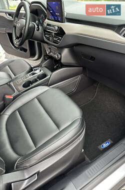 Внедорожник / Кроссовер Ford Escape 2022 в 