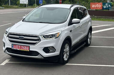 Внедорожник / Кроссовер Ford Escape 2017 в 