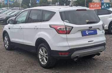 Позашляховик / Кросовер Ford Escape 2016 в 