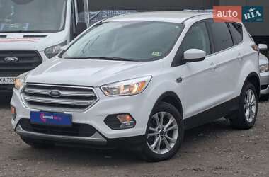 Позашляховик / Кросовер Ford Escape 2016 в 