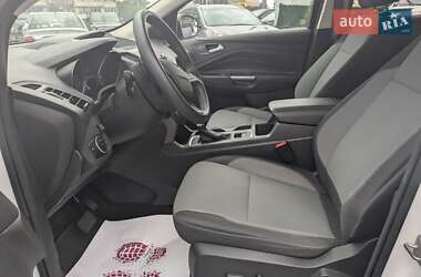 Позашляховик / Кросовер Ford Escape 2016 в 