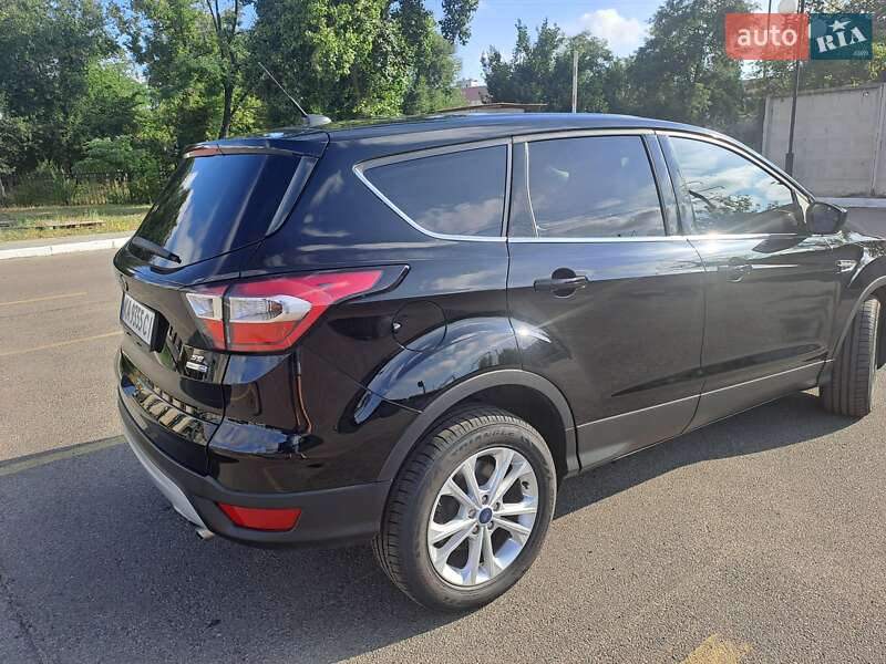 Внедорожник / Кроссовер Ford Escape 2016 в Киеве