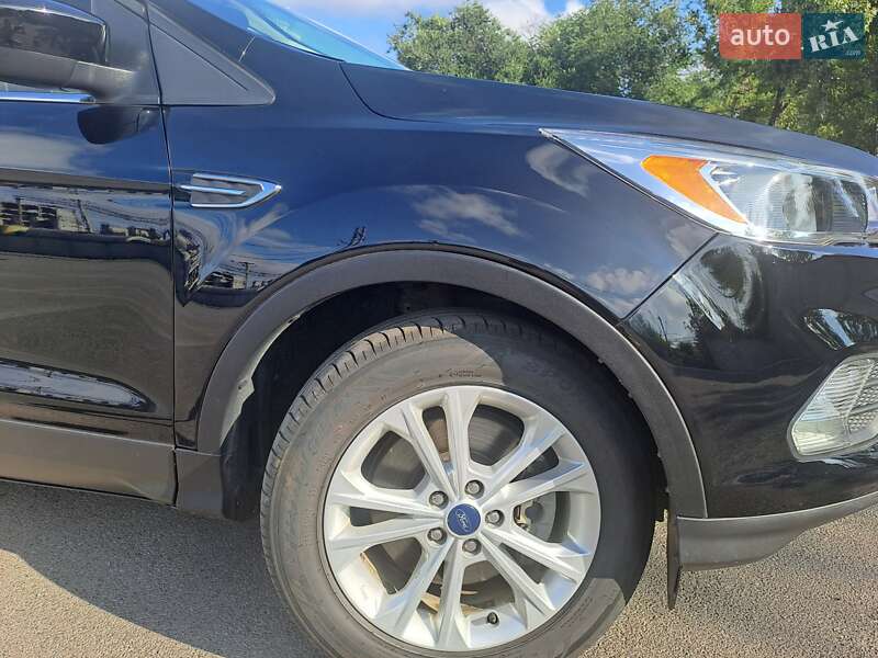 Внедорожник / Кроссовер Ford Escape 2016 в Киеве