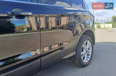 Позашляховик / Кросовер Ford Escape 2016 в 