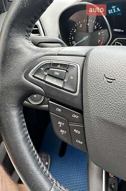 Внедорожник / Кроссовер Ford Escape 2017 в 