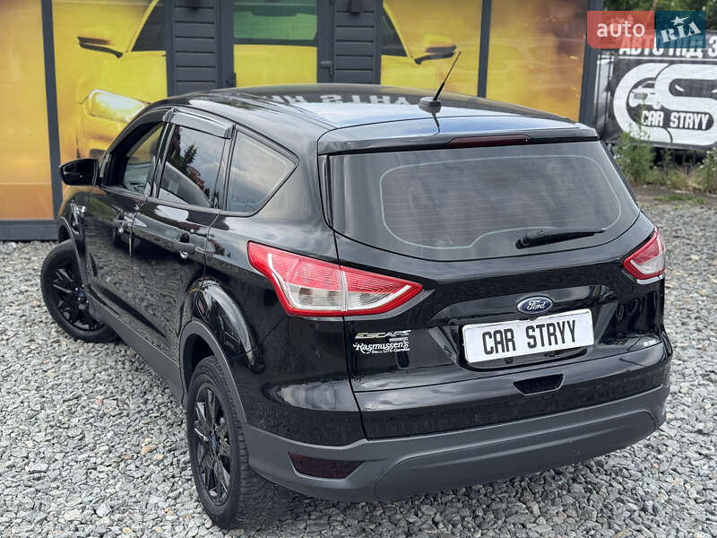 Позашляховик / Кросовер Ford Escape 2016 в Стрию
