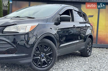 Внедорожник / Кроссовер Ford Escape 2016 в 