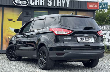 Внедорожник / Кроссовер Ford Escape 2016 в 