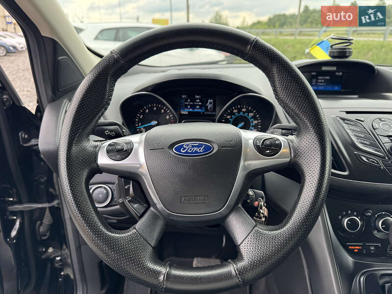 Позашляховик / Кросовер Ford Escape 2016 в Стрию