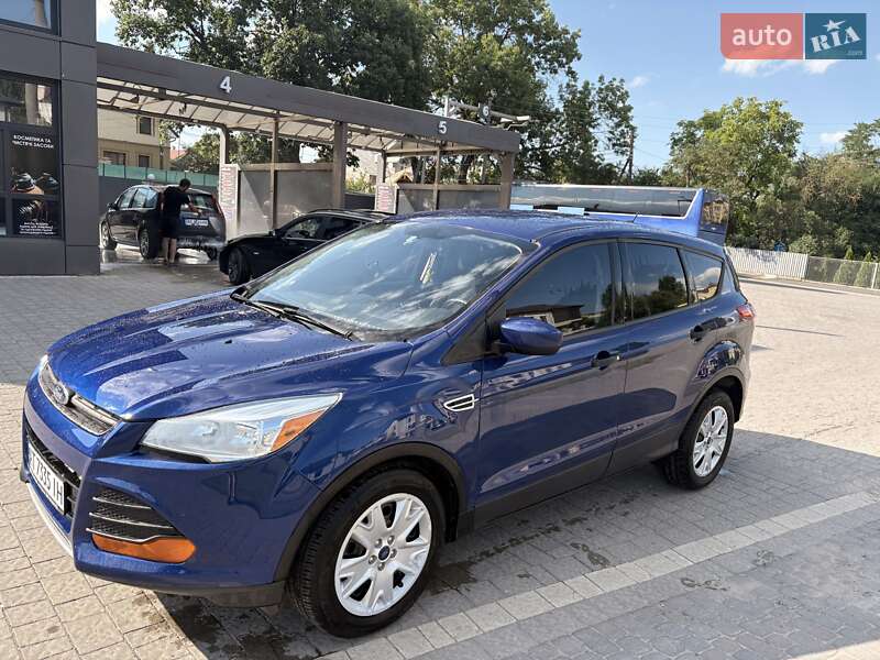 Внедорожник / Кроссовер Ford Escape 2015 в Ивано-Франковске