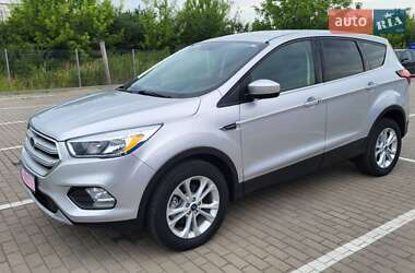Внедорожник / Кроссовер Ford Escape 2019 в 