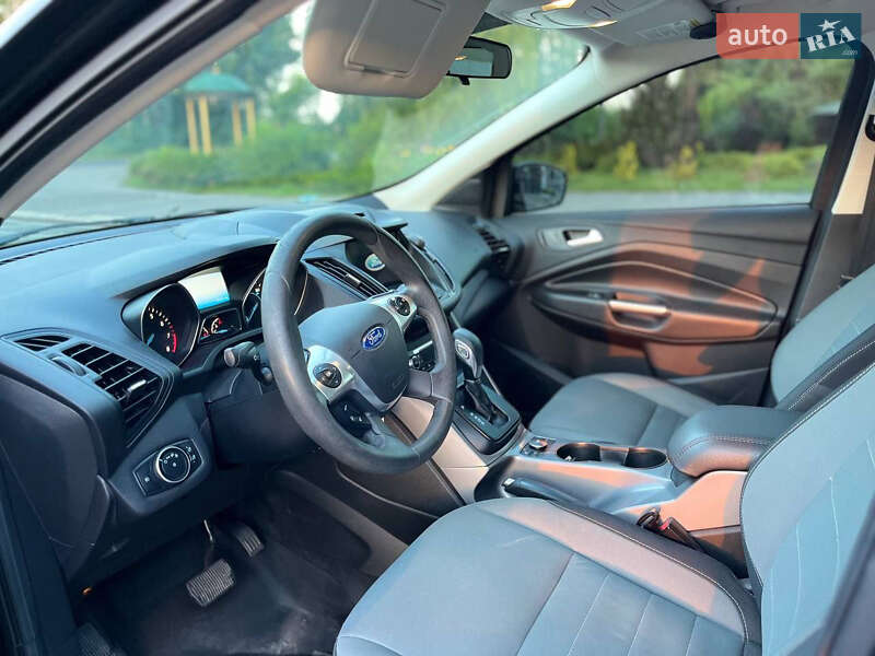 Внедорожник / Кроссовер Ford Escape 2015 в Пирятине