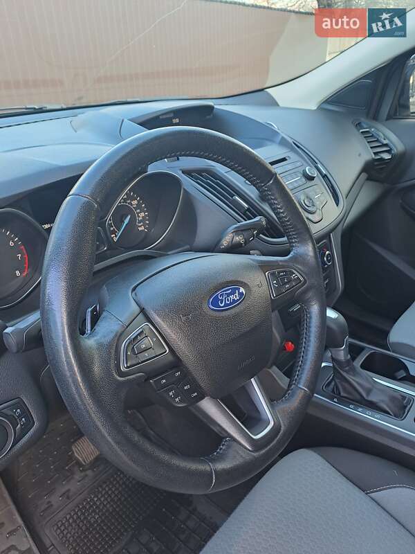 Внедорожник / Кроссовер Ford Escape 2016 в Киеве