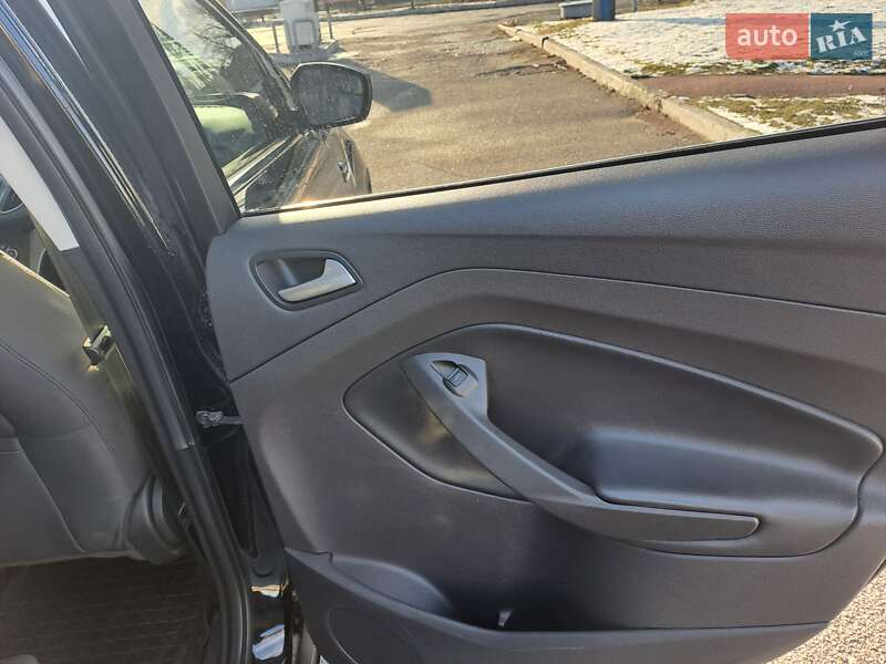 Внедорожник / Кроссовер Ford Escape 2016 в Киеве