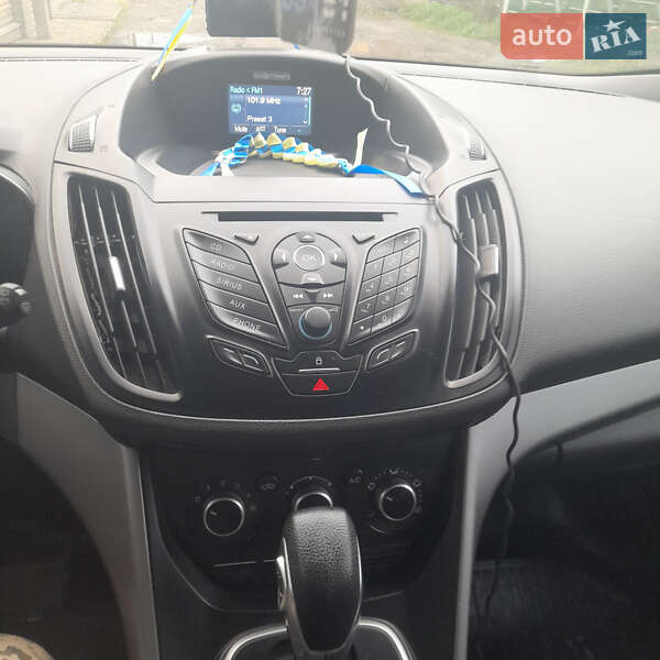 Внедорожник / Кроссовер Ford Escape 2012 в Ужгороде