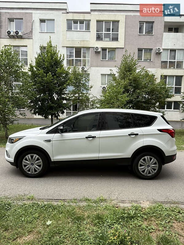 Внедорожник / Кроссовер Ford Escape 2019 в Киеве