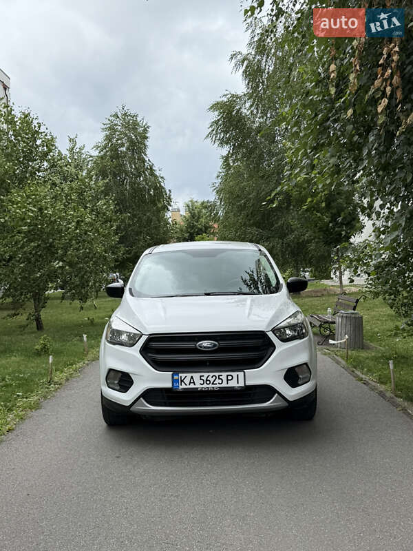 Внедорожник / Кроссовер Ford Escape 2019 в Киеве