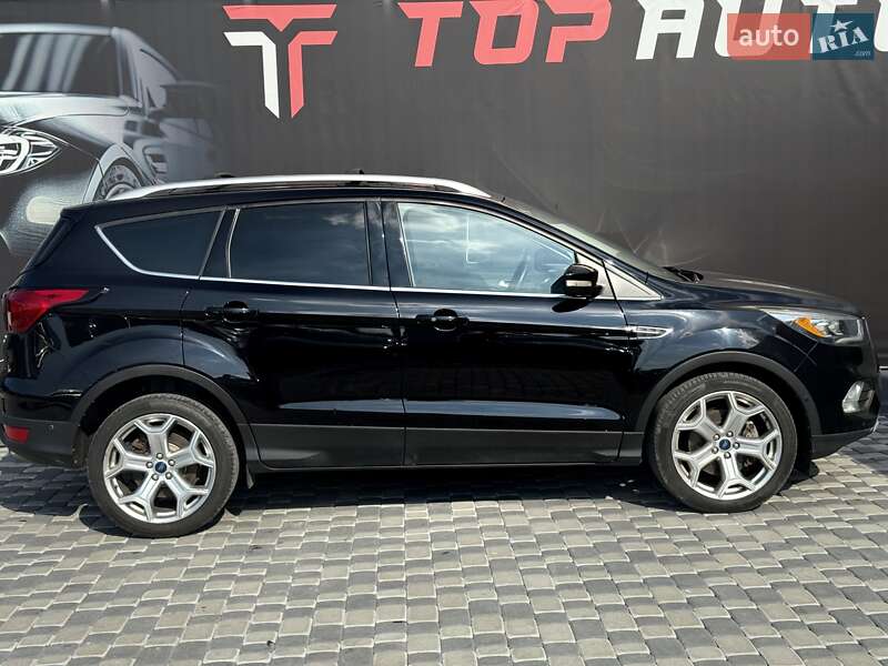 Внедорожник / Кроссовер Ford Escape 2019 в Львове