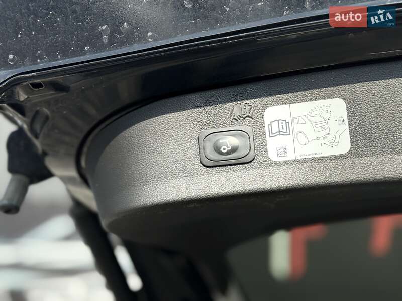 Внедорожник / Кроссовер Ford Escape 2019 в Львове