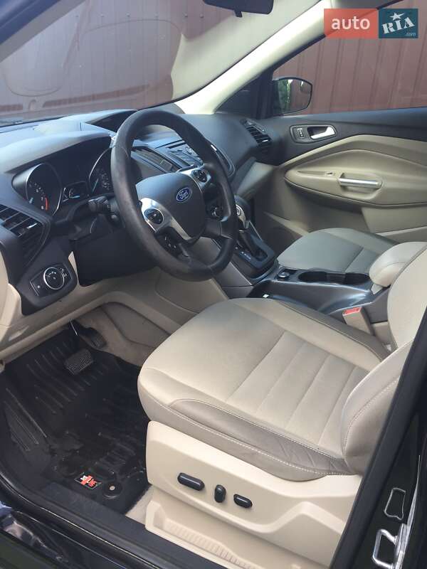 Внедорожник / Кроссовер Ford Escape 2015 в Сокале