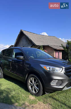 Внедорожник / Кроссовер Ford Escape 2017 в Киеве