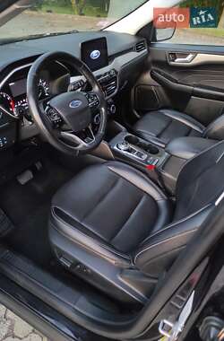 Внедорожник / Кроссовер Ford Escape 2021 в 