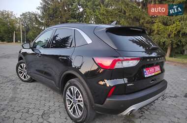 Внедорожник / Кроссовер Ford Escape 2021 в 