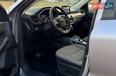 Внедорожник / Кроссовер Ford Escape 2022 в 