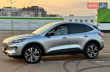 Внедорожник / Кроссовер Ford Escape 2022 в 