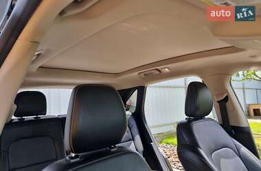Внедорожник / Кроссовер Ford Escape 2020 в 