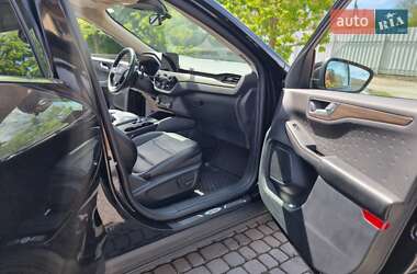 Внедорожник / Кроссовер Ford Escape 2020 в 
