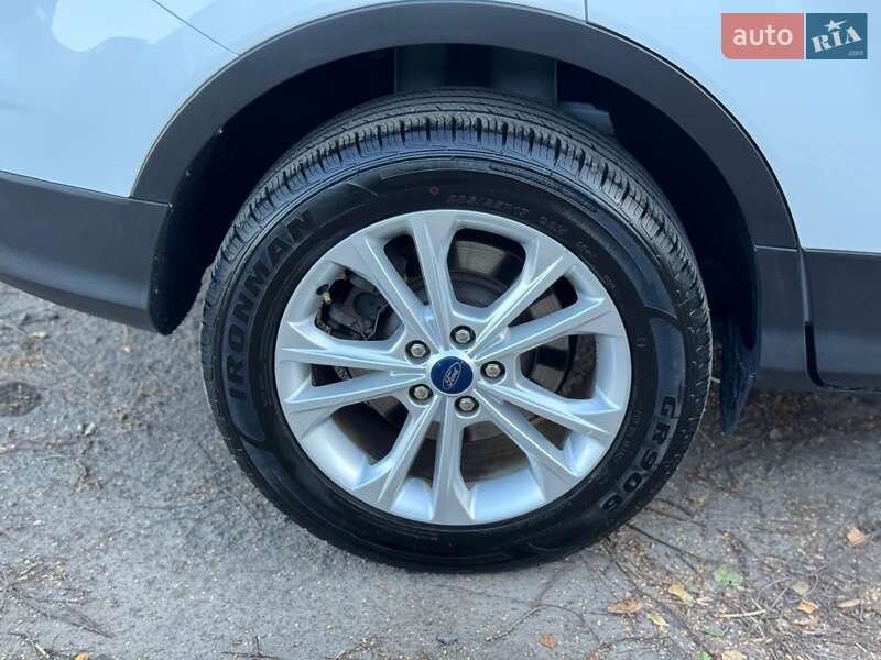 Внедорожник / Кроссовер Ford Escape 2018 в Дубно