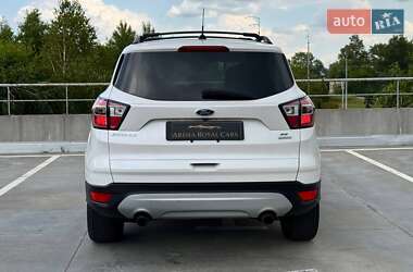 Внедорожник / Кроссовер Ford Escape 2016 в 