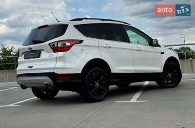 Внедорожник / Кроссовер Ford Escape 2016 в 