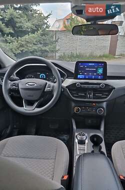 Внедорожник / Кроссовер Ford Escape 2022 в 